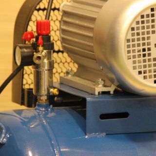 КОМПРЕСОР ЗА ВЪЗДУХ 100L